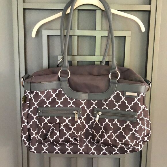 JJ Cole Gray and white Quattro foil diaper bag. - Picture 1 of 10
